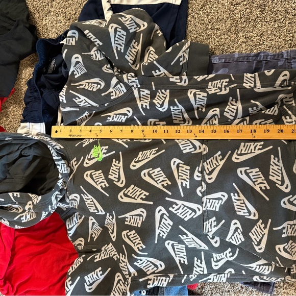 EUC BOYS XL 14/16 LOT SHORTS JEANS LEVIS SHIRTS HOODIE NIKE - Picture 13 of 15